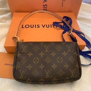 Authentic LV pochette accessories, great new condition